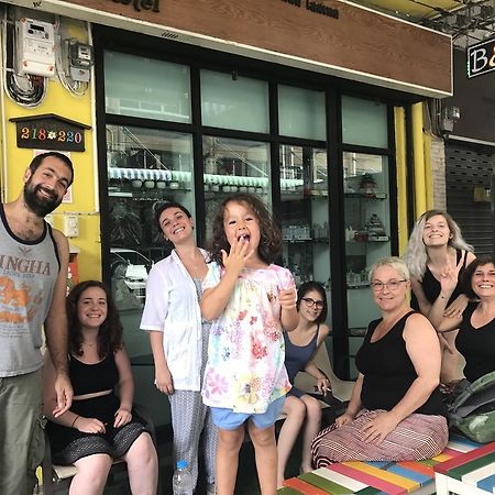 Tiger Lily Hostel 방콕 외부 사진