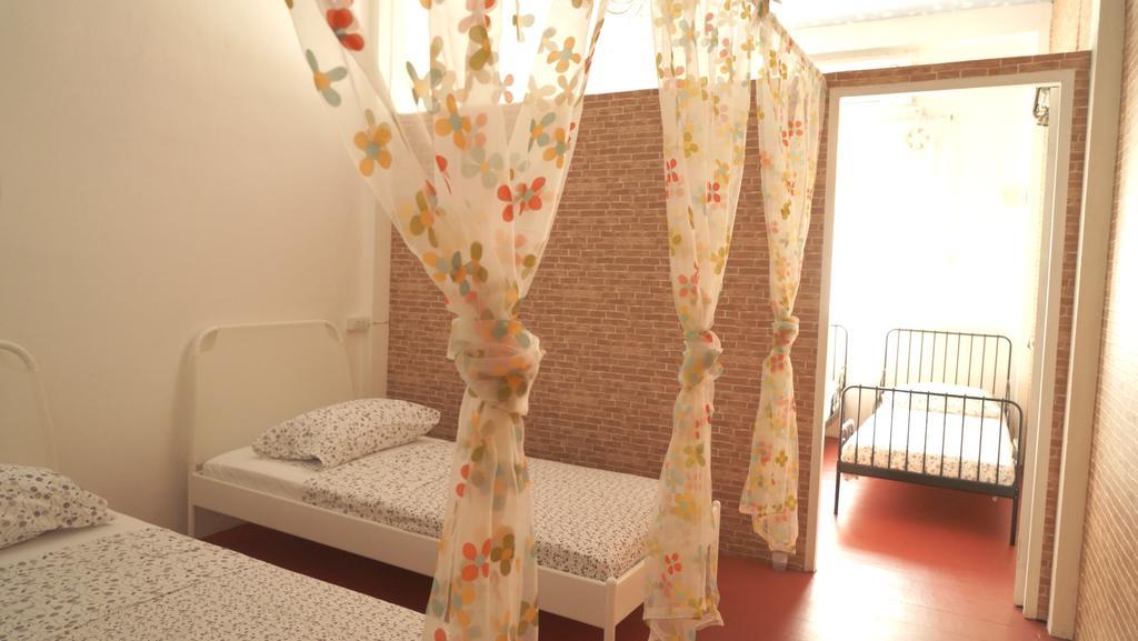 Tiger Lily Hostel 방콕 객실 사진