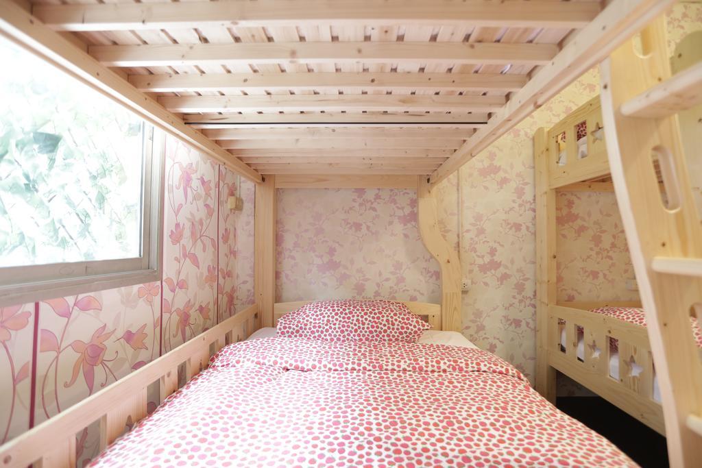 Tiger Lily Hostel 방콕 외부 사진