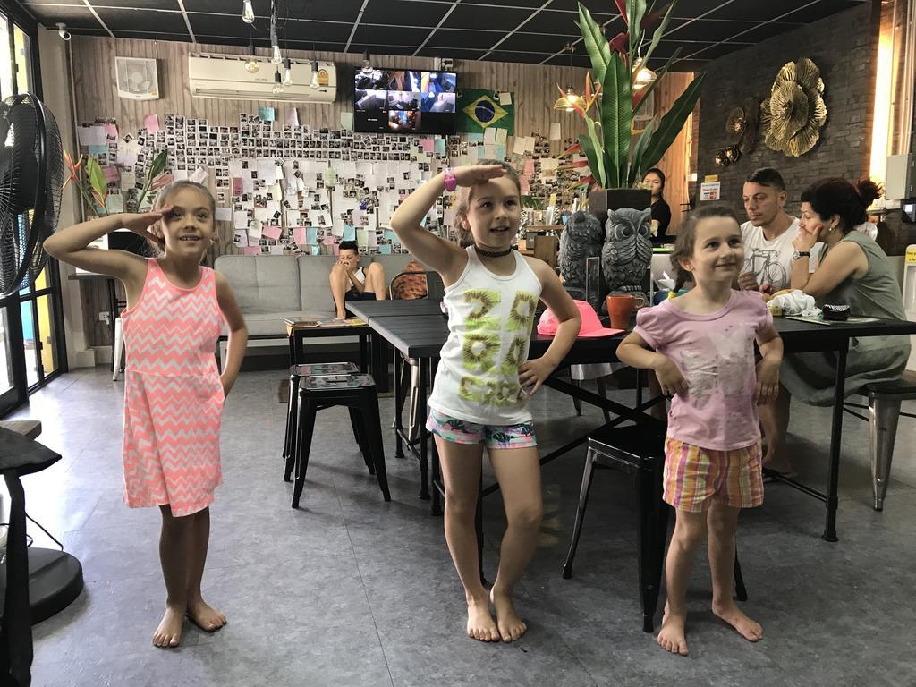 Tiger Lily Hostel 방콕 외부 사진