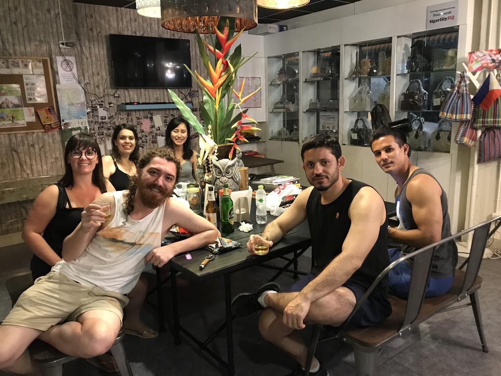 Tiger Lily Hostel 방콕 외부 사진