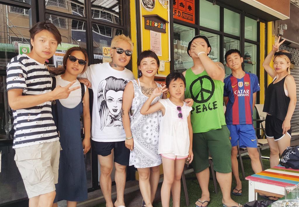 Tiger Lily Hostel 방콕 외부 사진