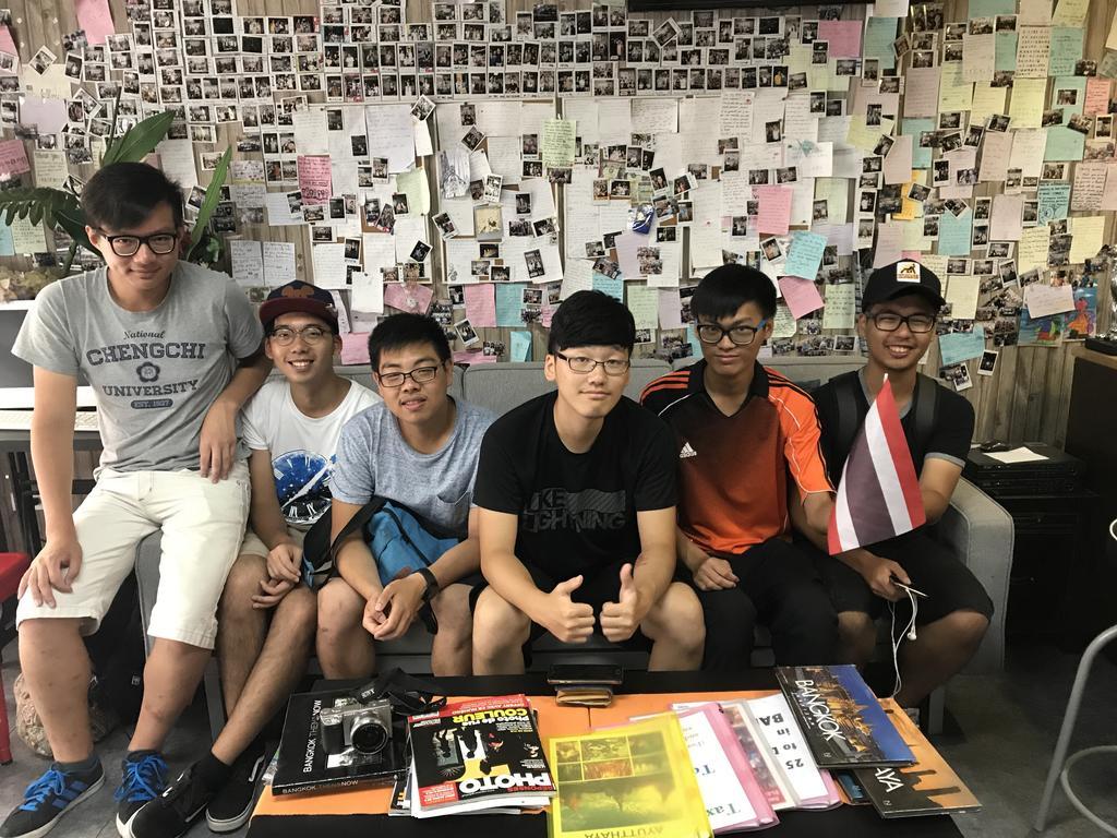 Tiger Lily Hostel 방콕 외부 사진