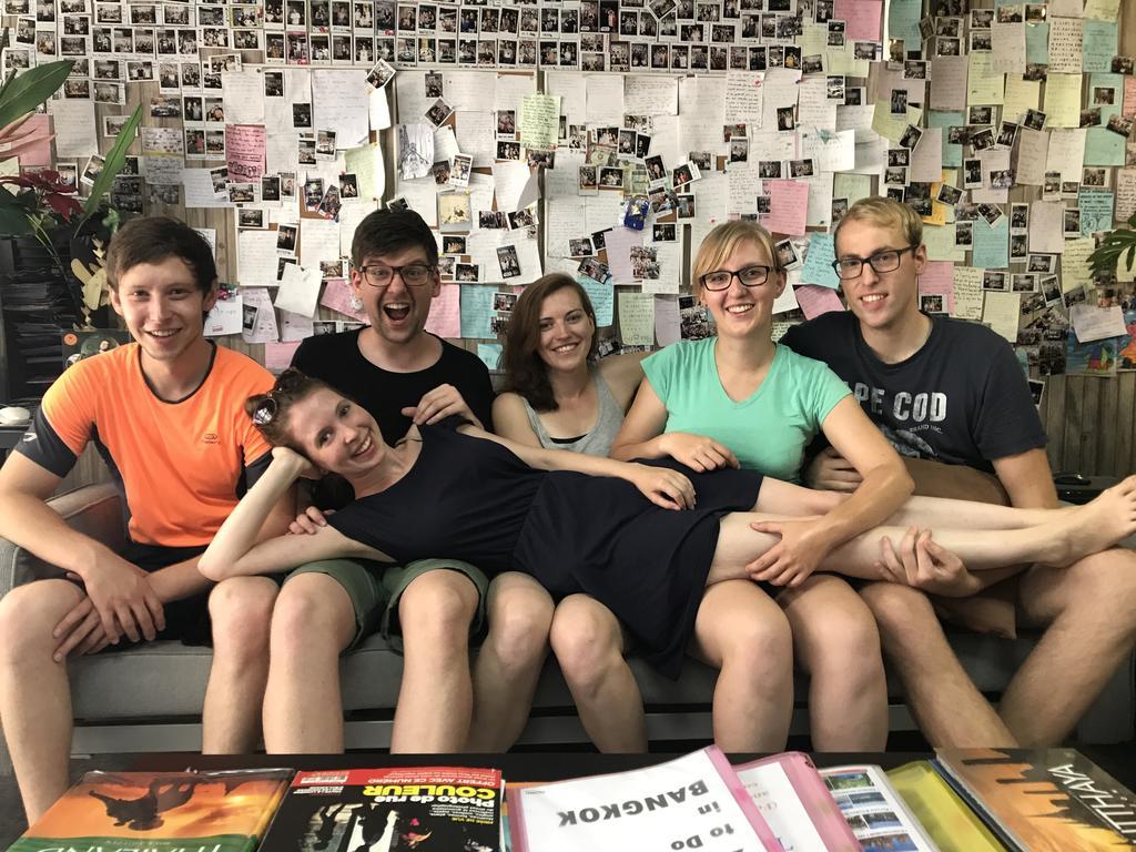 Tiger Lily Hostel 방콕 외부 사진